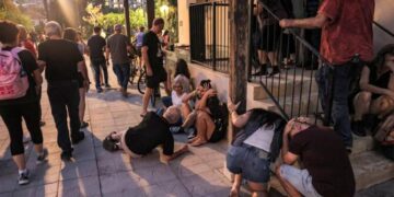 ایرانی حملے کے خوف سے سینکڑوں صہیونی سمندری راستے سے قبرص فرار