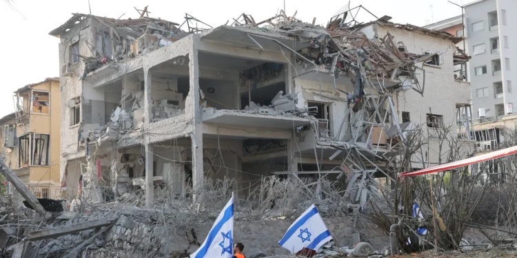 ایران نے میزائل حملوں میں اسرائیل کے کون سے اہم اہداف کو نشانہ بنایا؟