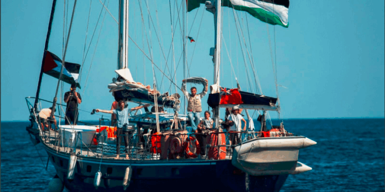 غزہ جانے والی امدادی کشتی پر صہیونی حملے کا اندیشہ، ڈرونز کے ذریعے نگرانی جاری۔