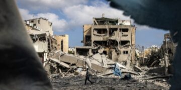 وسطی قابض اسرائیل: ایرانی حملوں سے عمارتوں میں آگ، متعدد زخمی