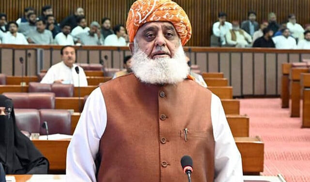 اسرائیل یا انڈیا مسلمانوں پر ظلم کرتے ہیں تو انہیں کھلی چھٹی کیوں