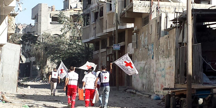 ریڈ کراس: غزہ میں جبری انخلاء نے طبی امداد مشکل بنا دی