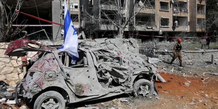 ایرانی جوابی حملے سے تل ابیب و حیفا میں تباہی :  چودہ افراد ہلاک، سینکڑوں زخمی