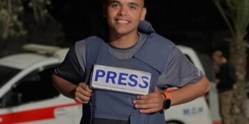 قابض صہیونی فوج کےحملے میں ایک اور صحافی شہید، کُل تعداد دو سو ستائیس ہو گئی