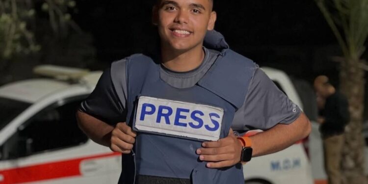 قابض صہیونی فوج کےحملے میں ایک اور صحافی شہید، کُل تعداد دو سو ستائیس ہو گئی