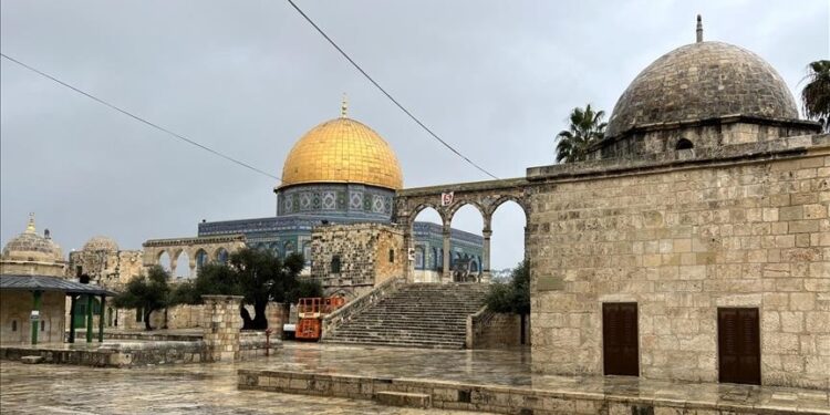 قبلہ اول: بندش کو دس روز، اذان و نماز پر پابندی، صہیونیوں کی جارحیت