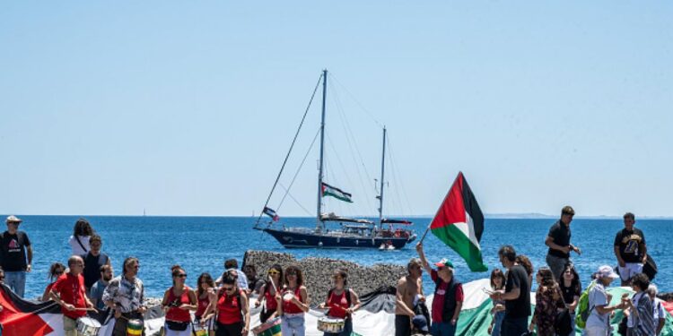 فلوٹیلا میڈلین غزہ کی جانب رواں دواں: اسرائیل کی کشتی پر حملے کی دھمکی