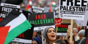 فلسطینی نسل کشی کے خلاف آواز دبانے پر برطانوی یونیورسٹی پر مقدمہ