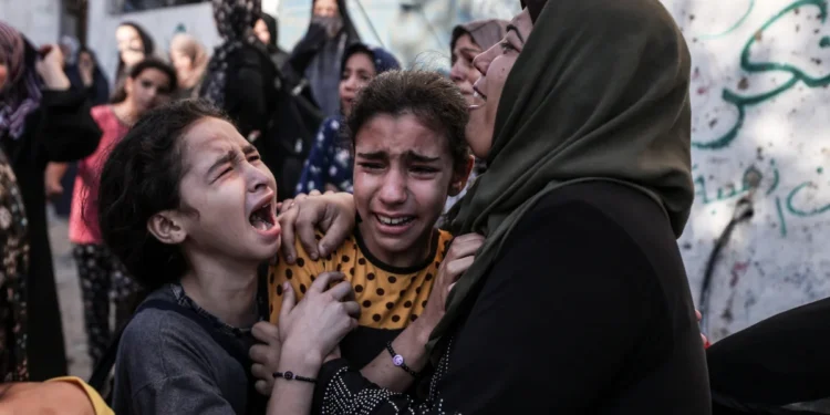 غزہ میں نسل کشی کا چھ سو پچپنواں دن، قحط زدہ محصور فلسطینیوں کی نسل کشی جاری