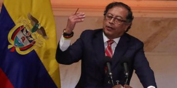 کولمبین صدر کا غاصب ریاست جانے والے کوئلہ بردار جہاز روکنے کا حکم