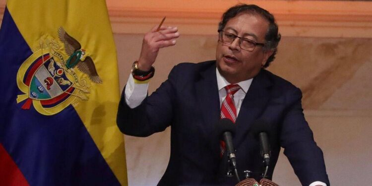 کولمبین صدر کا غاصب ریاست جانے والے کوئلہ بردار جہاز روکنے کا حکم