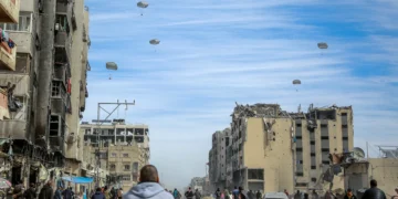 غزہ کی قبائلی کمیٹی  نے ایئرڈراپ امداد مسترد کر دی، انسانی وقار کی توہین قرار