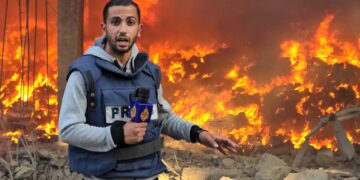 صہیونی دھمکیوں سے صحافی انس الشریف کی جان خطرے میں