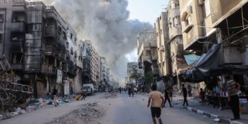 غزہ: پچیس گھروں پر بمباری، ستر شہید، خواتین و بچے شامل