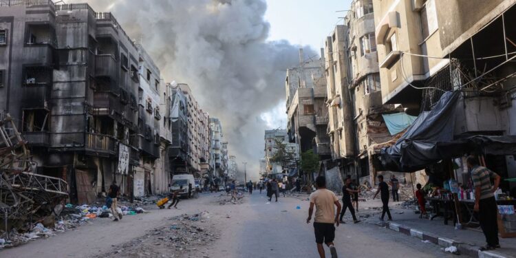 غزہ: پچیس گھروں پر بمباری، ستر شہید، خواتین و بچے شامل