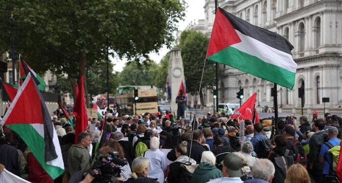 غزہ مظالم پر برطانیہ کا صہیونی حکام کو دفاعی نمائش سے خارج کرنے کا فیصلہ