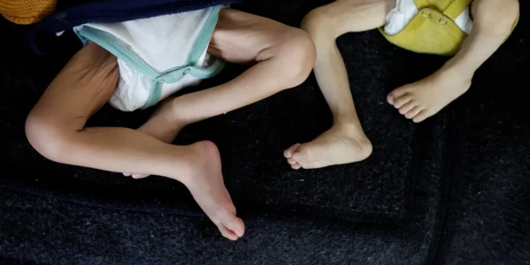 غزہ: صہیونی فاقہ کش پالیسی سے دو بچوں سمیت تین فلسطینی شہید