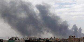 صنعا پر ظالمانہ اسرائیلی بمباری، حوثی رہنما کی تقریر کے دوران حملہ