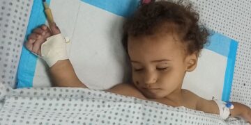 غزہ میں صہیونی نسل کشی جاری، بیت حانون کی بچی بھوک سے شہید