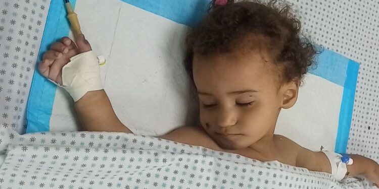 غزہ میں صہیونی نسل کشی جاری، بیت حانون کی بچی بھوک سے شہید