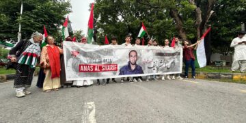 ’سچ کو مارا نہیں جا سکتا‘: کراچی و اسلام آباد میں فلسطینی صحافیوں کے قتل پر احتجاج