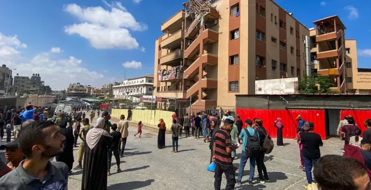 سفاک اسرائیلی فوج کا النصر اسپتال پر حملہ، چار صحافیوں سمیت پندرہ شہید