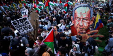 جنگی مجرم نیتن یاہو کے خطاب پر اقوام متحدہ کے باہر احتجاج، قابض اسرائیل پر پابندیوں کا مطالبہ