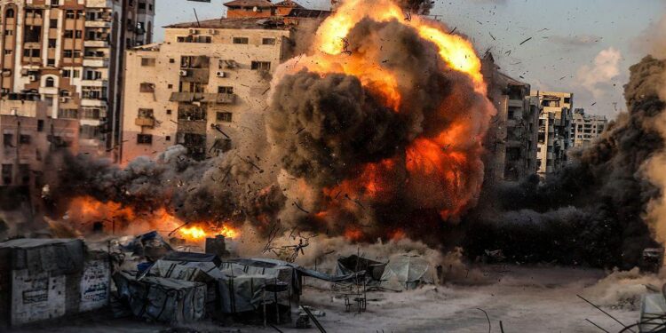 سفاکانہ صہیونی بمباری سے غزہ میں ساٹھ فلسطینی شہید