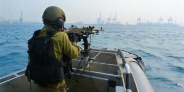 قابض اسرائیلی بحریہ کی غزہ کے ساحل پر درندگی، 3 فلسطینی ماہی گیر گرفتار