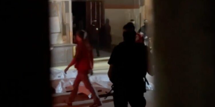 القسام بریگیڈز نے قابض فوجیوں کی مزید لاشیں ریڈ کراس کے سپرد کردیں