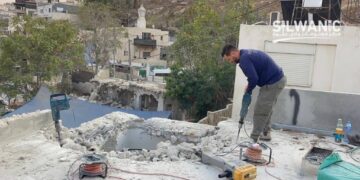 قابض اسرائیل کا جبر، خاندان اپنے گھر خود تباہ کرنے پر مجبور