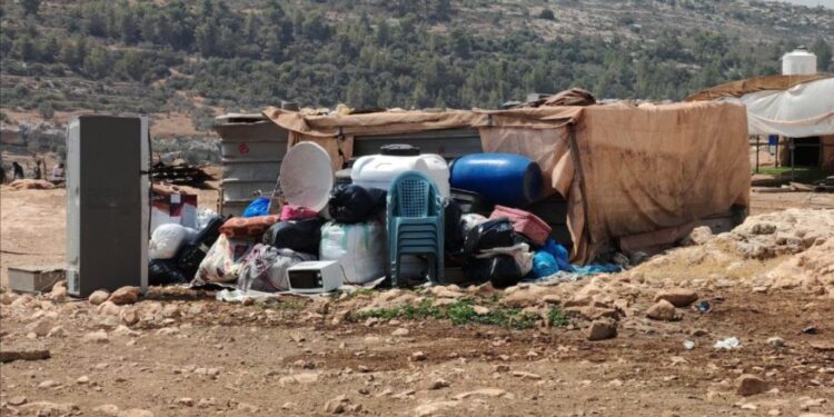 دو فلسطینی خاندان اسرائیلی یلغار کی زد میں