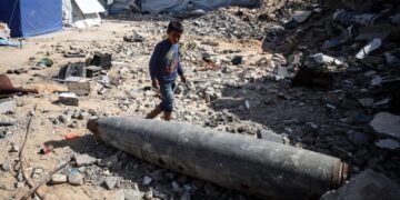 غزہ میں بارودی قیامت: غیر پھٹے بم سیکڑوں جانیں نگلنے کو تیار