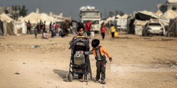 خان یونس: اسرائیلی جنگی باقیات سے ایک اور معصوم بچہ شہید