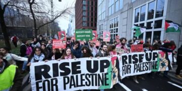 برسلز میں احتجاج: غزہ کا محاصرہ ختم کرنے کا عالمی مطالبہ