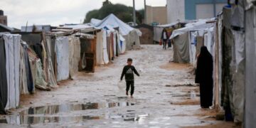 غزہ: تین لاکھ خیموں اور سردیوں کے کپڑوں کی فوری ضرورت