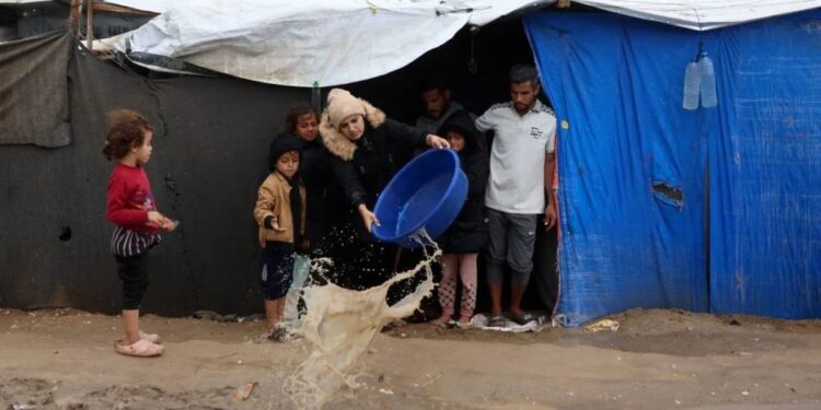 بارش، خیمے اور بے بسی، غزہ میں سردیوں کی قیامت