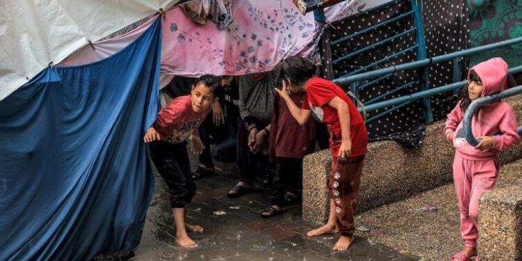 غزہ میں سردی کے موسم میں شدید انسانی بحران، امداد فوری درکار