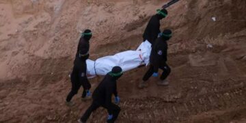 حماس: رکاوٹوں کے باوجود اسرائیلی قیدیوں کی لاشیں تلاش کر رہے ہیں