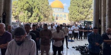 الاقصیٰ میں ستر ہزار فلسطینیوں کا ایمان افروز نماز جمعہ کا اجتماع