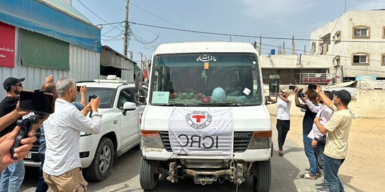 اسرائیل نے غیر انسانی قید کے بعد غزہ کے متعدد اسیران کو رہا کر دیا