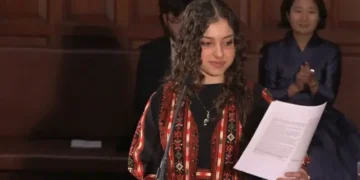 عروہ حنین الریس آکسفورڈ یونین کی پہلی فلسطینی صدر منتخب