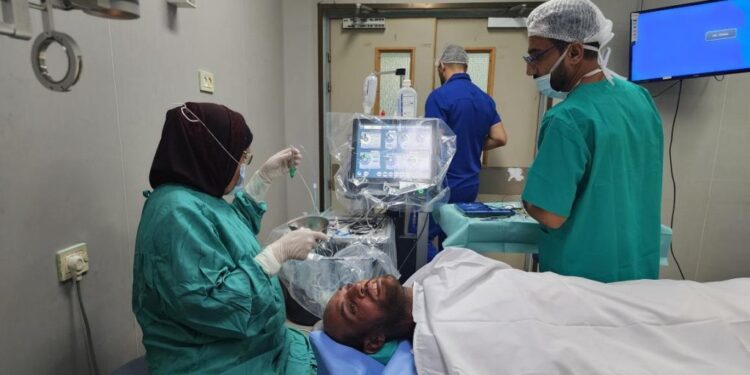 ادویات کی کمی سے غزہ میں ہزاروں آپریشنز معطل ہونے کا خدشہ