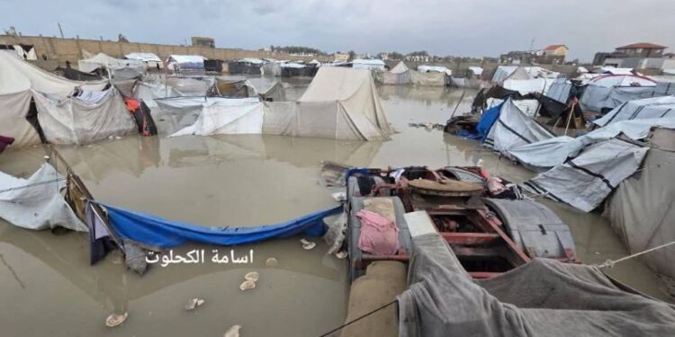 بارش، سردی اور بے بسی، غزہ میں 12 فلسطینی شہید، متعدد خیمے تباہ