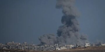 مشرقی غزہ میں اسرائیلی بمباری، ایک فلسطینی نوجوان شہید