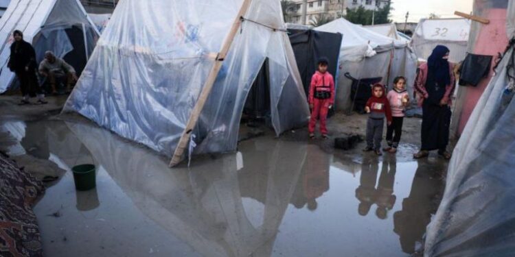 موسلادھار بارشوں نے غزہ میں انسانی حالت مزید خراب کر دی