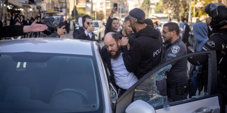 بیت المقدس میں حریدی یہودیوں سے جھڑپ، 10 اسرائیلی پولیس اہلکار زخمی