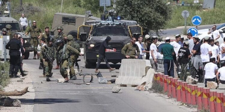 فلسطینی نوجوان رام اللہ میں شرپسند یہودیوں کے حملے کا شکار