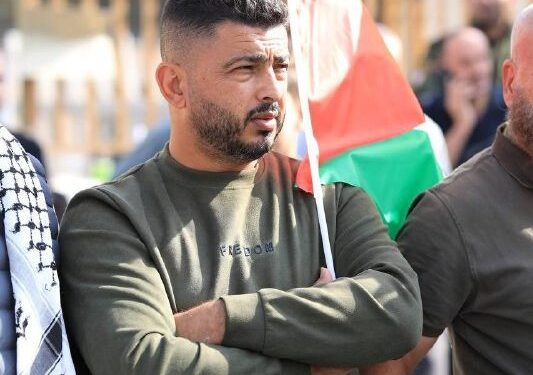 سچ دکھانا جرم بن گیا، وادی اردن کا ایمن غریب پابندِ سلاسل