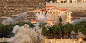 جنوبی لبنان پر اسرائیلی جارحیت، رہائشی عمارتیں بارودی دھماکوں سے تباہ